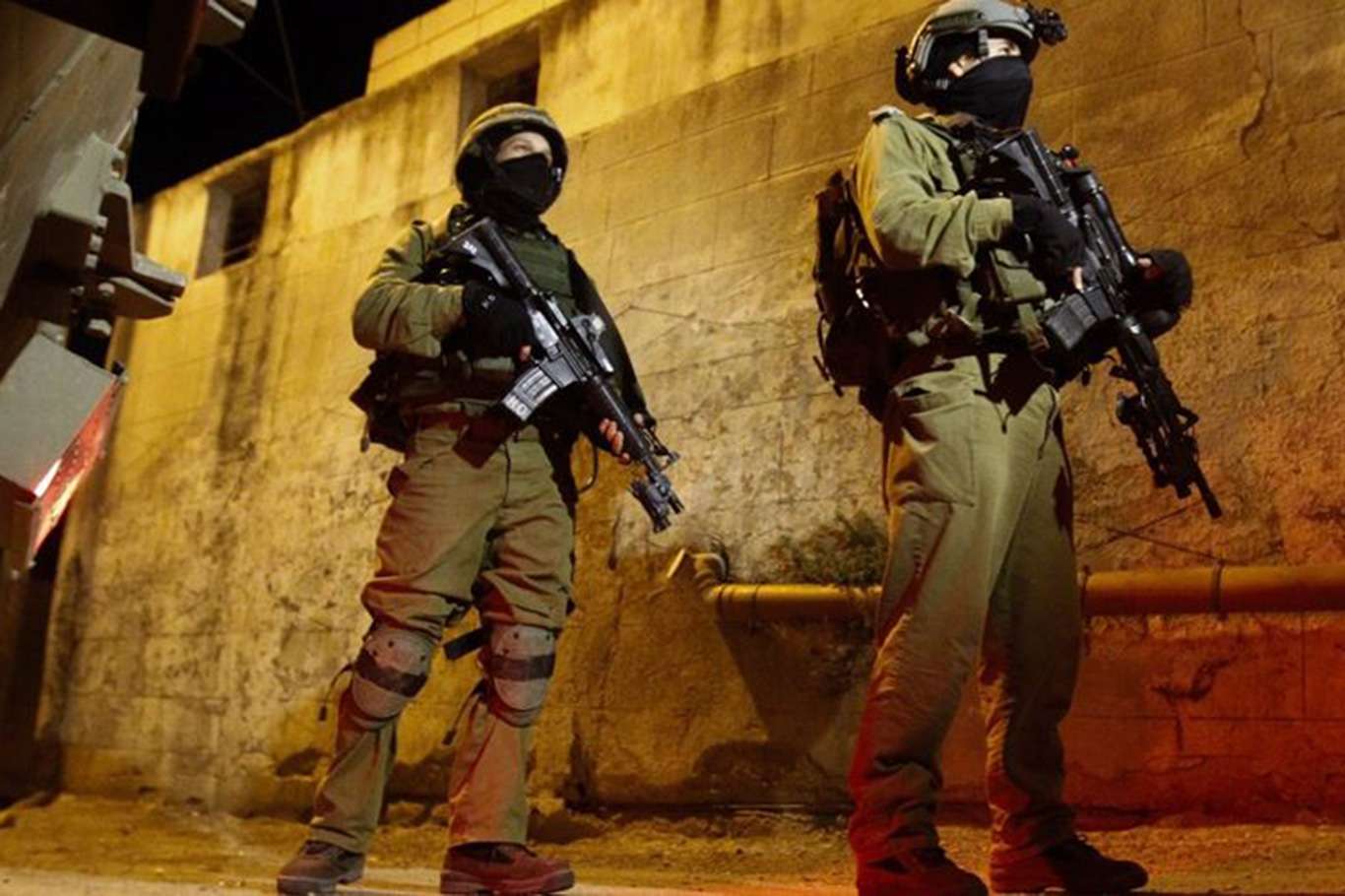 Israeli occupation forces IOF kidnapped five Palestinians after breaking into their homes in the occupied West Bank and Jerusalem