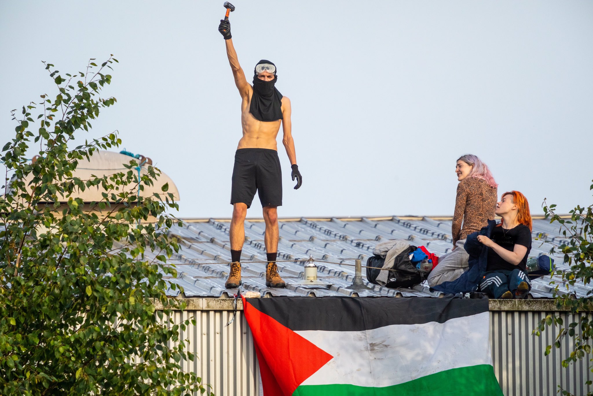 Three members of Palestine Action Scotland climbed onto the roof of the Thales factory in the Govan in protest of its involvement in Israeli apartheid