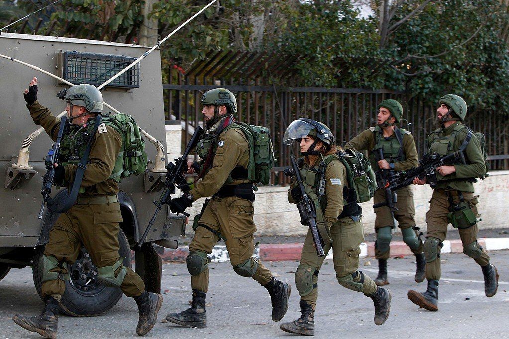 IOF Raid Occupied Jenin, Coinciding with Israeli Flags March in Jerusalem