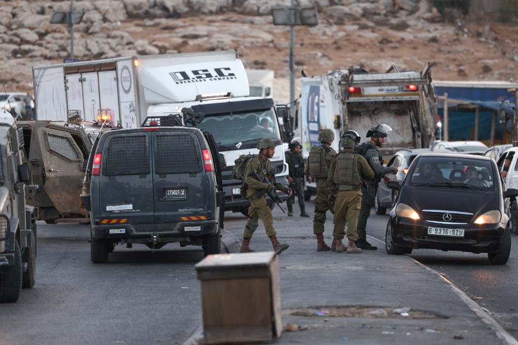 IOF Wound 4 Palestinians in Attack on Jenin