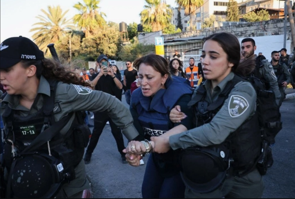 Israeli Occupation Forces Detain Palestinian Girl in Occupied Jerusalem