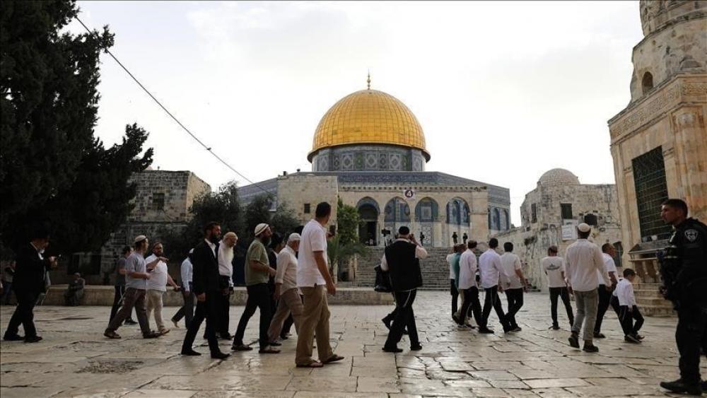 Israeli Colonizers Profane Al-Aqsa Mosque