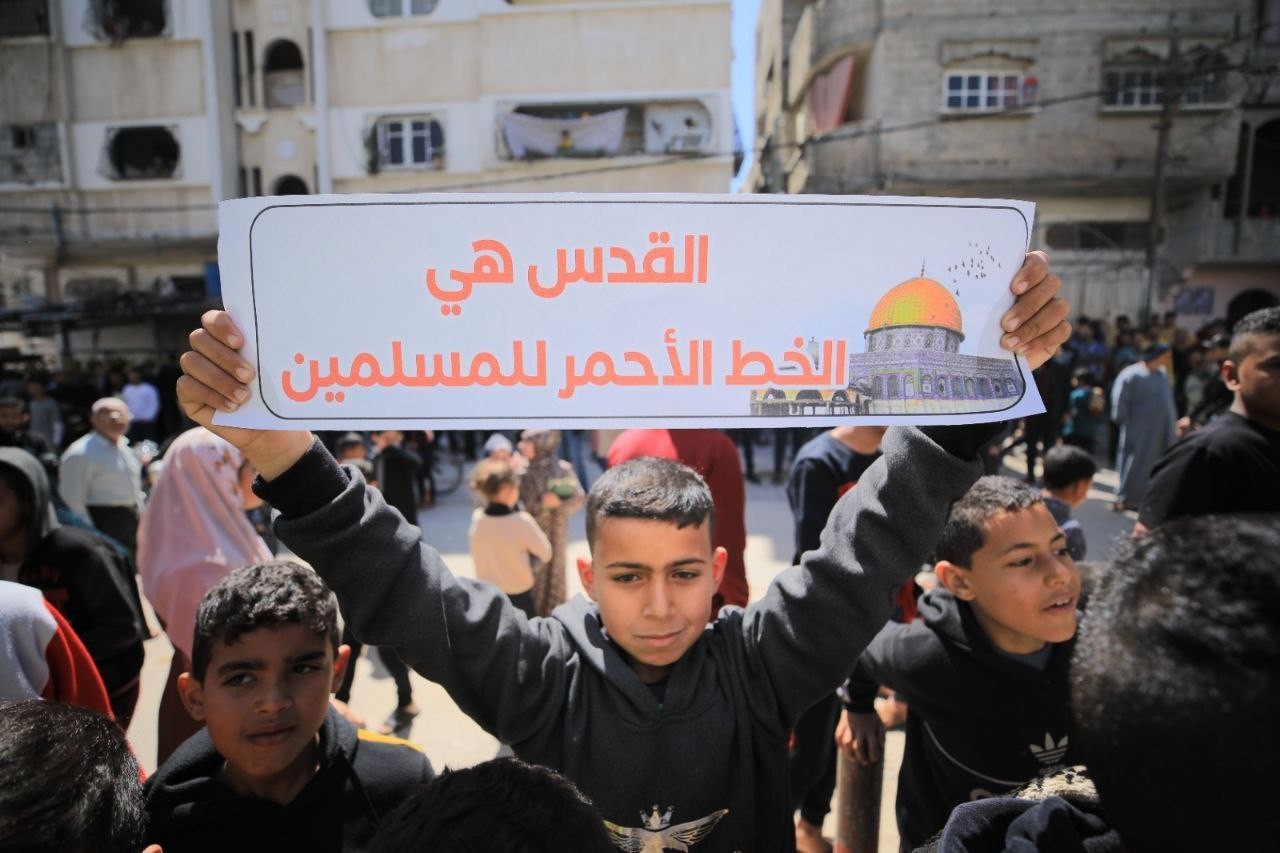 Palestinians in Khan Younis, southern Gaza Strip, took part in protests in solidarity with Palestinian prisoners and people in Jerusalem and the West Bank.