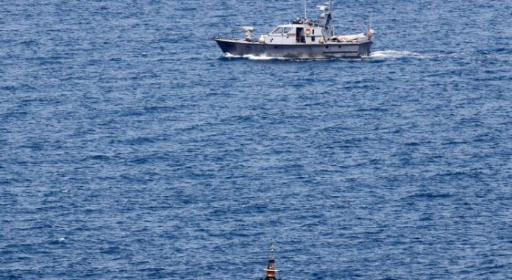 Israeli occupation navy kidnapped four Palestinian fishermen off Rafah shore, southern Gaza Strip.
