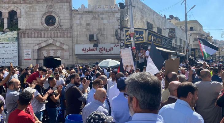 Dozens of Jordanian people took to the streets to protest against the Israeli attacks on Al-Aqsa Mosque on Friday, April 7, 2023.