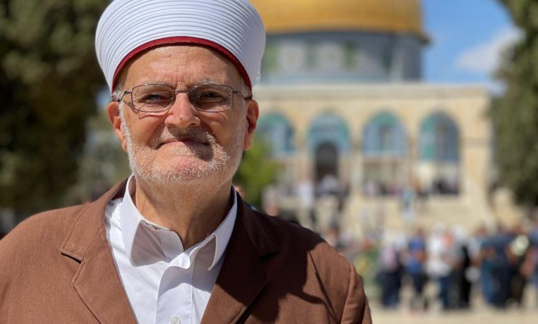 Sheikh Sabri said that the investigation of the occupation dealt with topics related to current issues, and in turn, we affirmed our firm stance towards Islamic sanctities and Al-Aqsa.