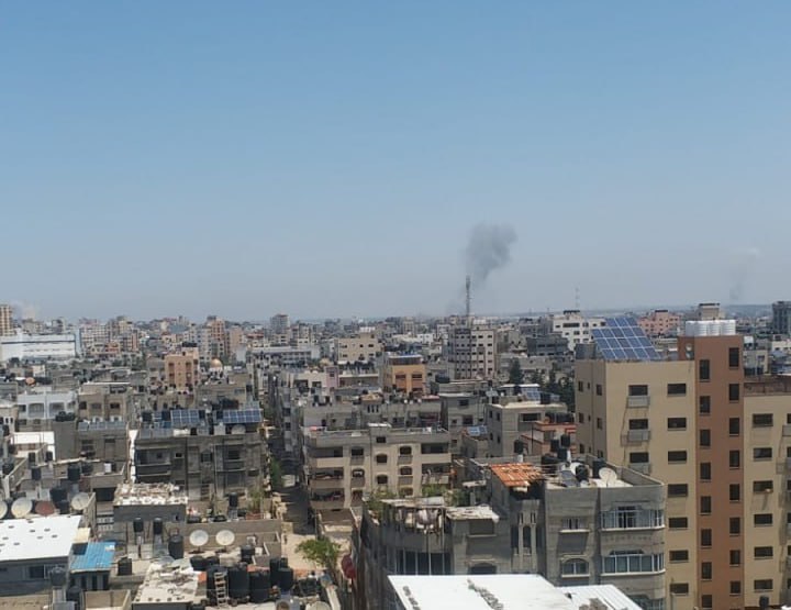 Israeli warplanes targeted a residential building in central Gaza, with reports of casualties.