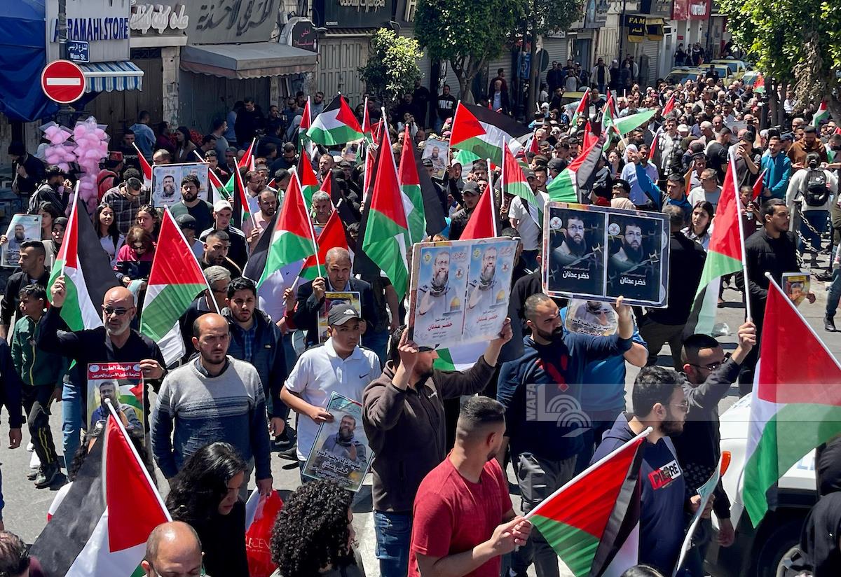 Hundreds of Palestinians took to the streets in several West Bank cities to demonstrate against the death of Palestinian hunger striker Khader Adnan while in Israeli prison, according to different reports.