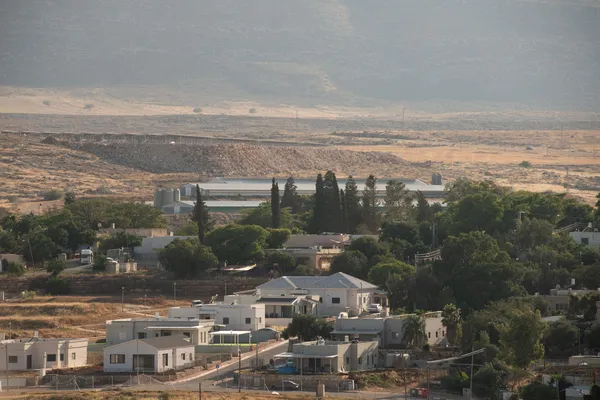 A new report by Haaretz has revealed that the Israeli occupation used a toxic chemical to destroy the crops of Palestinian farmers in the West Bank in order to dispossess them of their land and make way for a Jewish settlement in the 1970s.