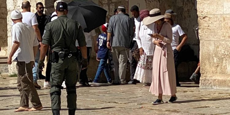 Colonial Israeli Settlers Invade Al-Aqsa