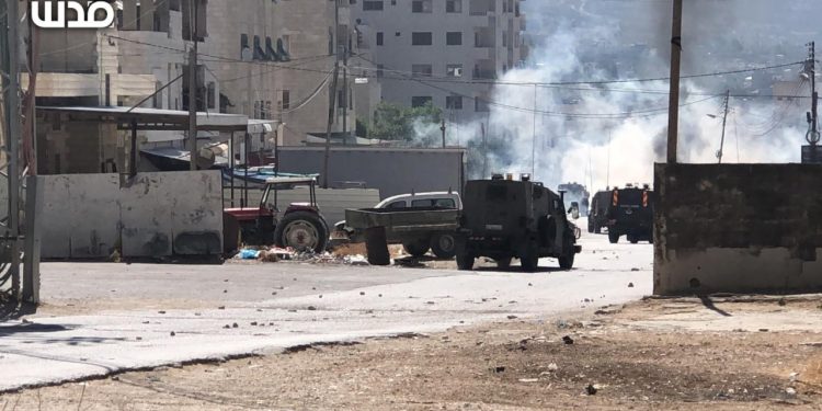 Israeli Forces Injure 2 Palestinians in Nablus