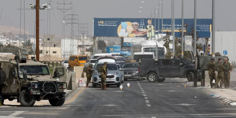 IOF Raid Aqabat Jabr Refugee Camp, Attack Palestinian Citizens