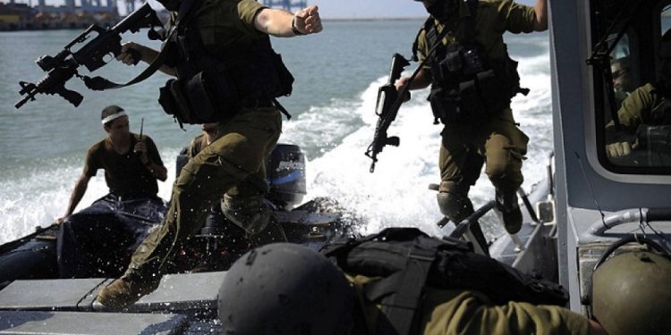 Israeli forces Releases 4 Gaza's Palestinian Fishermen, Steals Their Boase