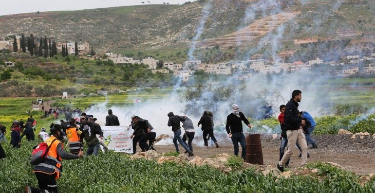 Palestinians Suffocate in Confrontations with Israeli Forces southeast of Bethlehem