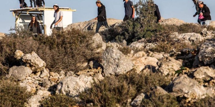 Israeli Settlers Attack Palestinian Homes Northwest Ramallah