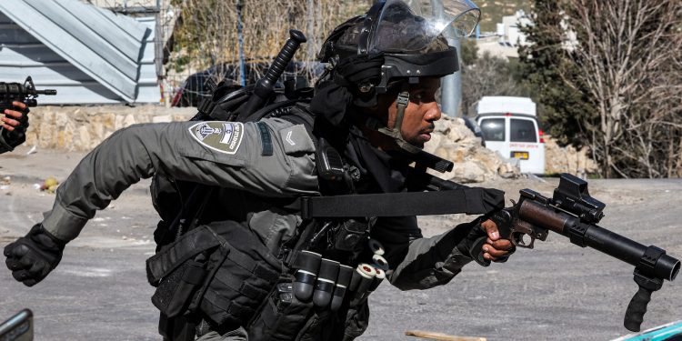 In a tense escalation of tensions in the occupied West Bank, three Palestinians were injured on Monday by gunfire from the Israeli occupation forces near the city of Jenin.