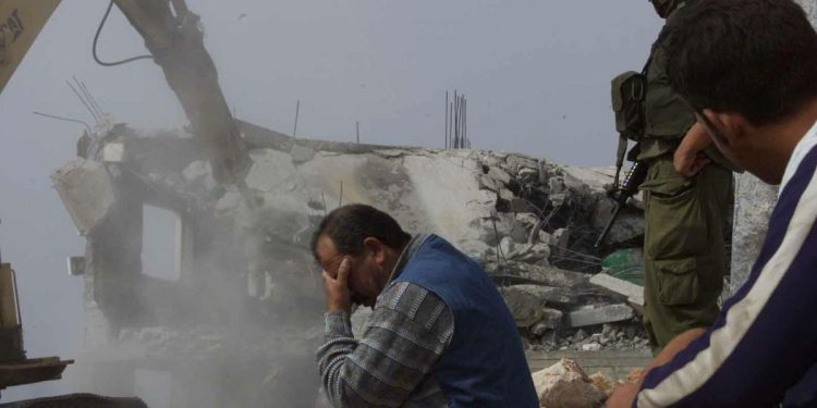 Israeli Troops Notify Palestinian to Tear Down His Home in Jericho