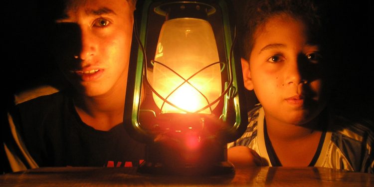 As the temperature in Gaza soared to over 38 degrees Celsius (104 Fahrenheit) in recent weeks, many residents of the densely populated Palestinian enclave faced a new challenge: how to breathe.