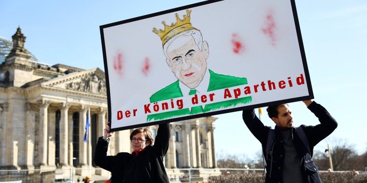 Prominent Holocaust Scholar Rebuts Claim that Labeling Israel’s Actions as ‘Apartheid’ is Anti-Semitic