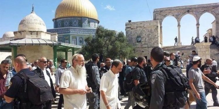 Dozens of Israeli Settlers Invade Courtyards of Al-Aqsa Mosque