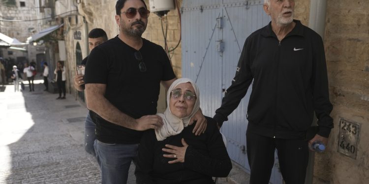 Israeli Occupation Orders Palestinian Family Expelled from Jerusalem Home to Pay for Own Expulsion