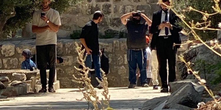 Israeli Settlers Invade Al-Aqsa Mosque
