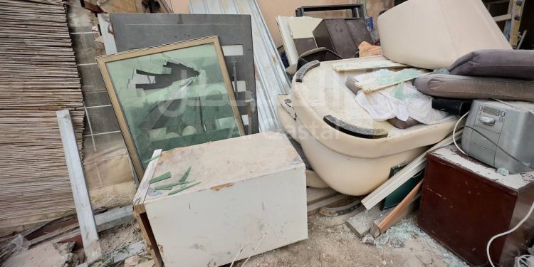 Israeli Forces Compel Palestinian to Self-Demolish His House in Occupied Jerusalem