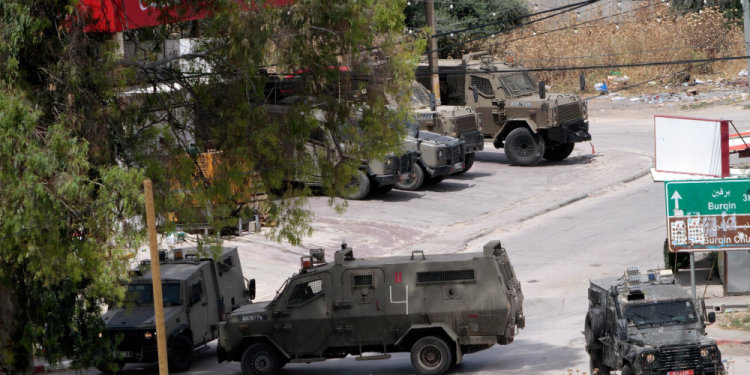 Israeli occupation forces shot dead a Palestinian youth near Hebron, in the southern occupied West Bank, on Tuesday evening. The Israeli occupation military claimed that he had tried to carry out a stabbing attack at a bus station used by Israeli settlers, but no injuries were reported among the Israelis.