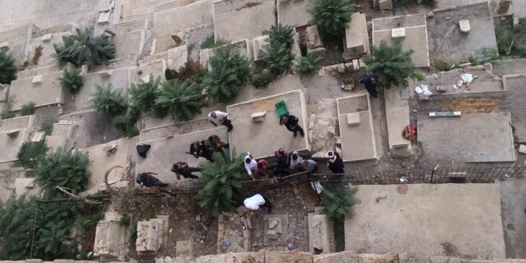 In a distressing scene that has provoked outrage in Palestine, extremist Jewish settlers recently danced, sang, and conducted Talmudic rituals above the graves of the historic Bab al-Rahma cemetery, situated beside the eastern wall of the revered Al-Aqsa Mosque.