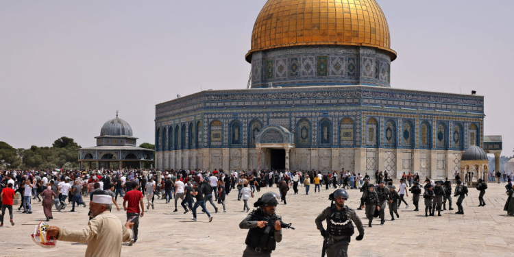 Urgent Appeal to Lift the Siege on Al-Aqsa Mosque Amid Heightened Tensions in Jerusalem
