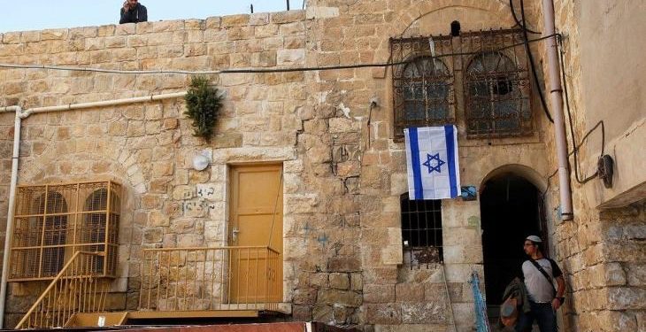 Video: Israeli Settlers Seize Palestinian Home near Hebron’s Ibrahimi Mosque