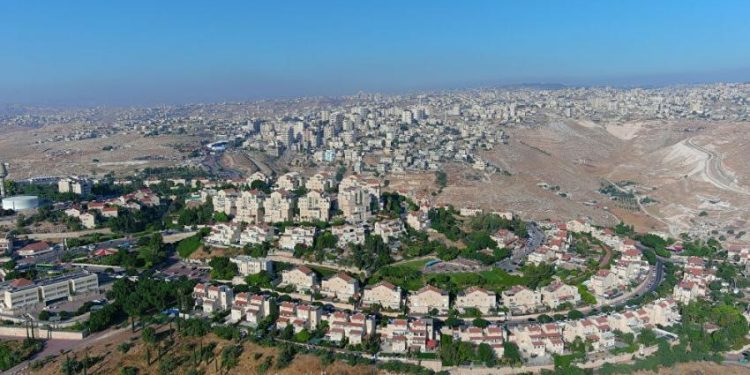 In a move that threatens the livelihoods of Palestinian families, specialists in Jerusalem and settlement affairs warn that the Israeli occupation is actively planning to evict numerous Palestinian families from their homes while simultaneously embarking on an ambitious project to build tens of thousands of new settlement units in Jerusalem before the year 2030.