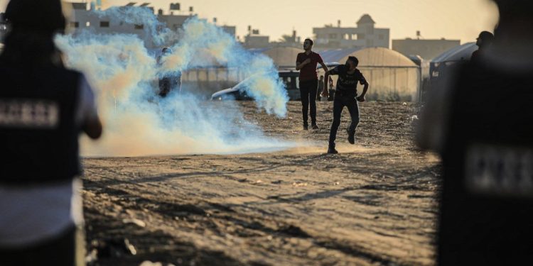 Israeli Troops Attack Gaza Protests, Injure Palestinians