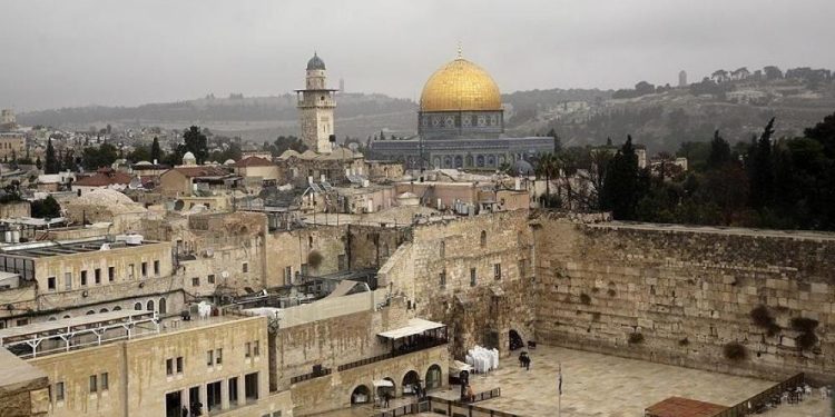 ‘Israel’ Seeks to Convert Al-Aqsa Eastern Part into Synagogue
