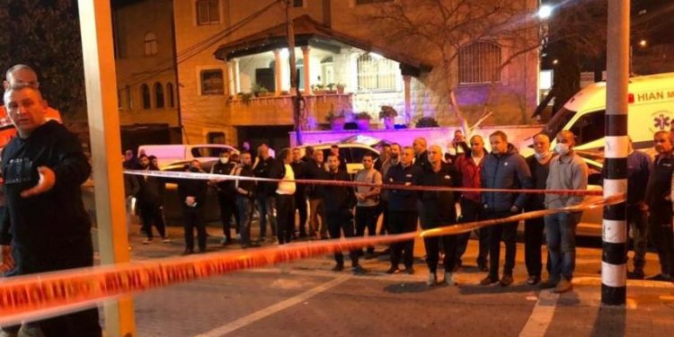 Two Palestinians were killed and others were seriously injured this morning in mysterious parallel crimes in 1948-occupied territories.