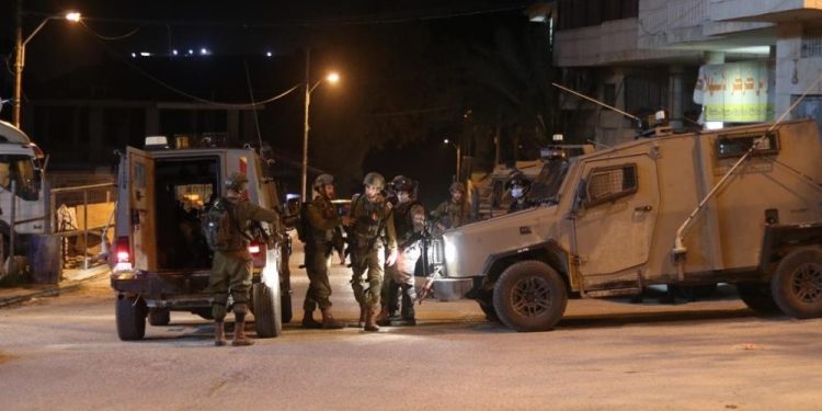 Israeli Army Continues to Assault Palestinians West in Bank, Jerusalem