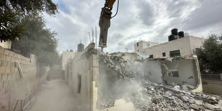 Israeli Forces Compel Palestinian Woman to Self-Demolish Home in Jerusalem