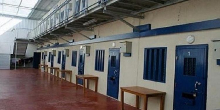Palestinian Prisoners Shuts Down their Cells