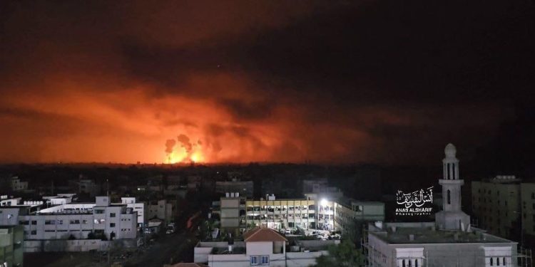 Israeli Forces Intensify Gaza Bombardment, Cut All Communication