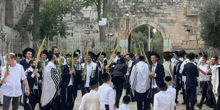 ‘Israel’ Seeks to Normalize Jewish Presence at Al-Aqsa Gates