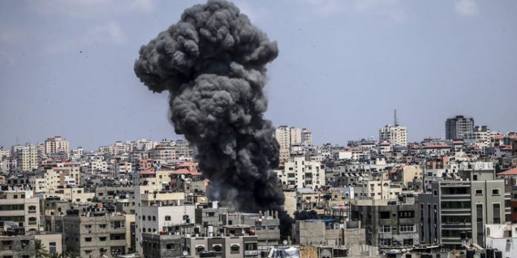 Israeli occupation warplanes on Saturdaty killed at least 2 Palestinians in eastern Gaza in a devastating airstrike.