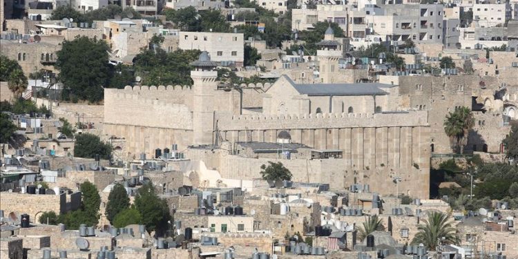Israeli Occupation Shuts Hebron Ibrahimi Mosque to Muslim Worshippers for Jewish Holidays