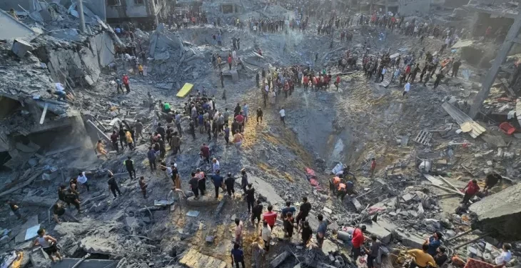 Israeli Air Strikes Kill 19 Palestinians in Jabalia Refugee Camp