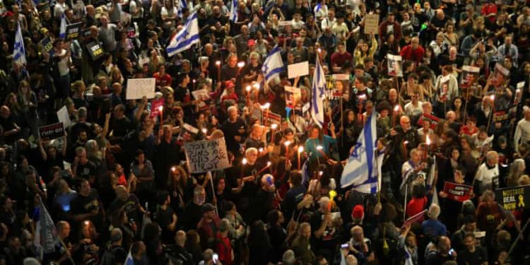 Thousands of Israelis Protest, Call for Netanyahu’s Removal