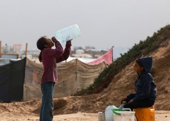 2 Children in Gaza Succumb to Heatwave Amidst Dire Conditions