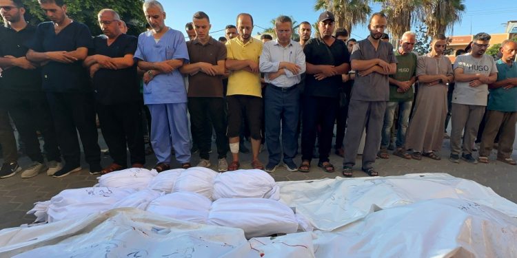 Israeli Airstrike on Gaza Residential Building Kills Four, Injures Eight