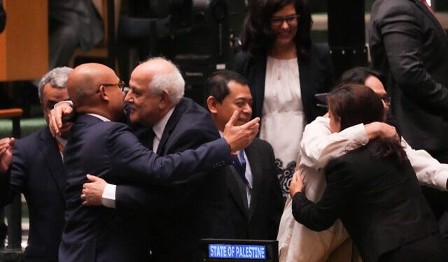 UN Adopts Resolution Demanding Israel to End Unlawful Occupation Within 12 Months 