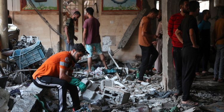 The Israeli occupation army committed a new heinous massacre in Gaza Strip after targeting a school-turned shelter, on Saturday afternoon.
