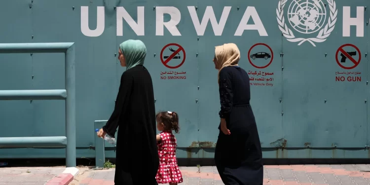 Why is Israel fighting the UN refugee agency?
