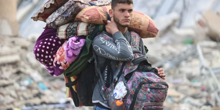 Palestinians Flee Jabalia Amid Deadly Israeli Strikes